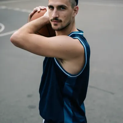 Макар, 30